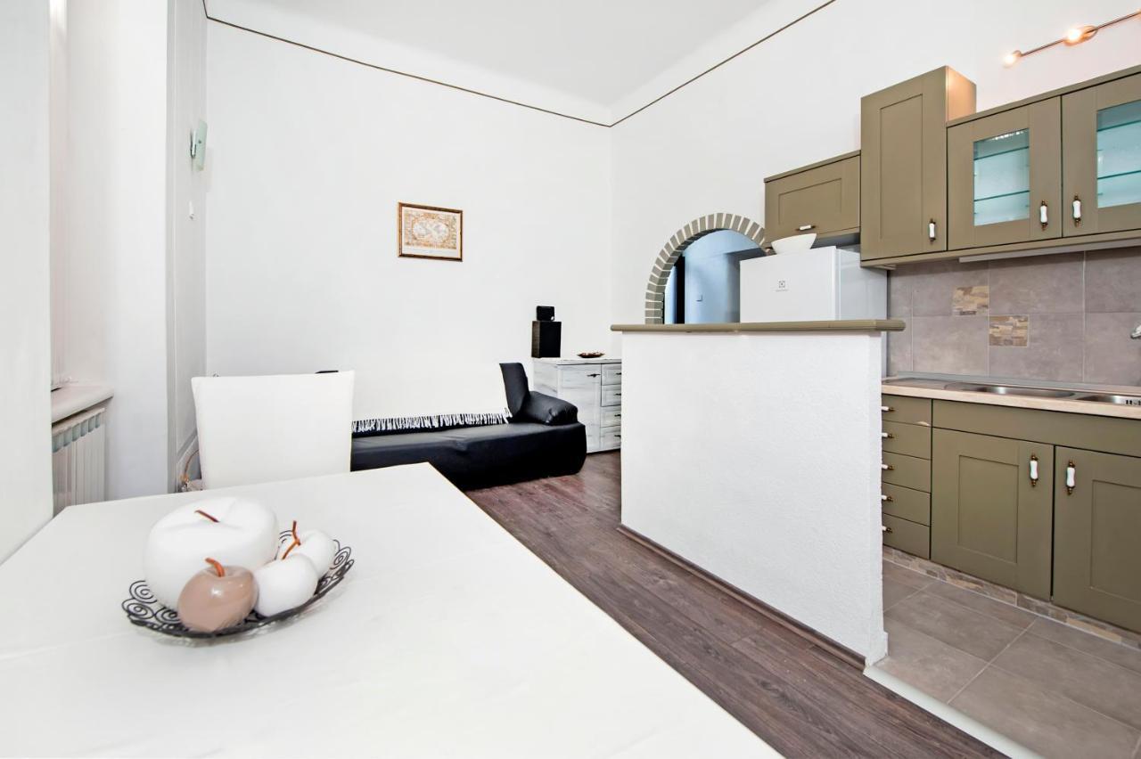 Apartman Castrum Rubini Rovinj Exterior photo